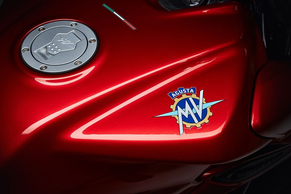 MV Agusta Brutale 950 Serie Oro 2026: la rivoluzione 